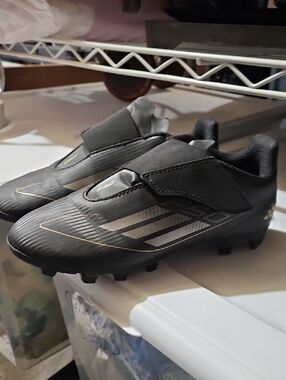 Kids adidas Black Soccer Cleats with Silver Detail Size 2.5